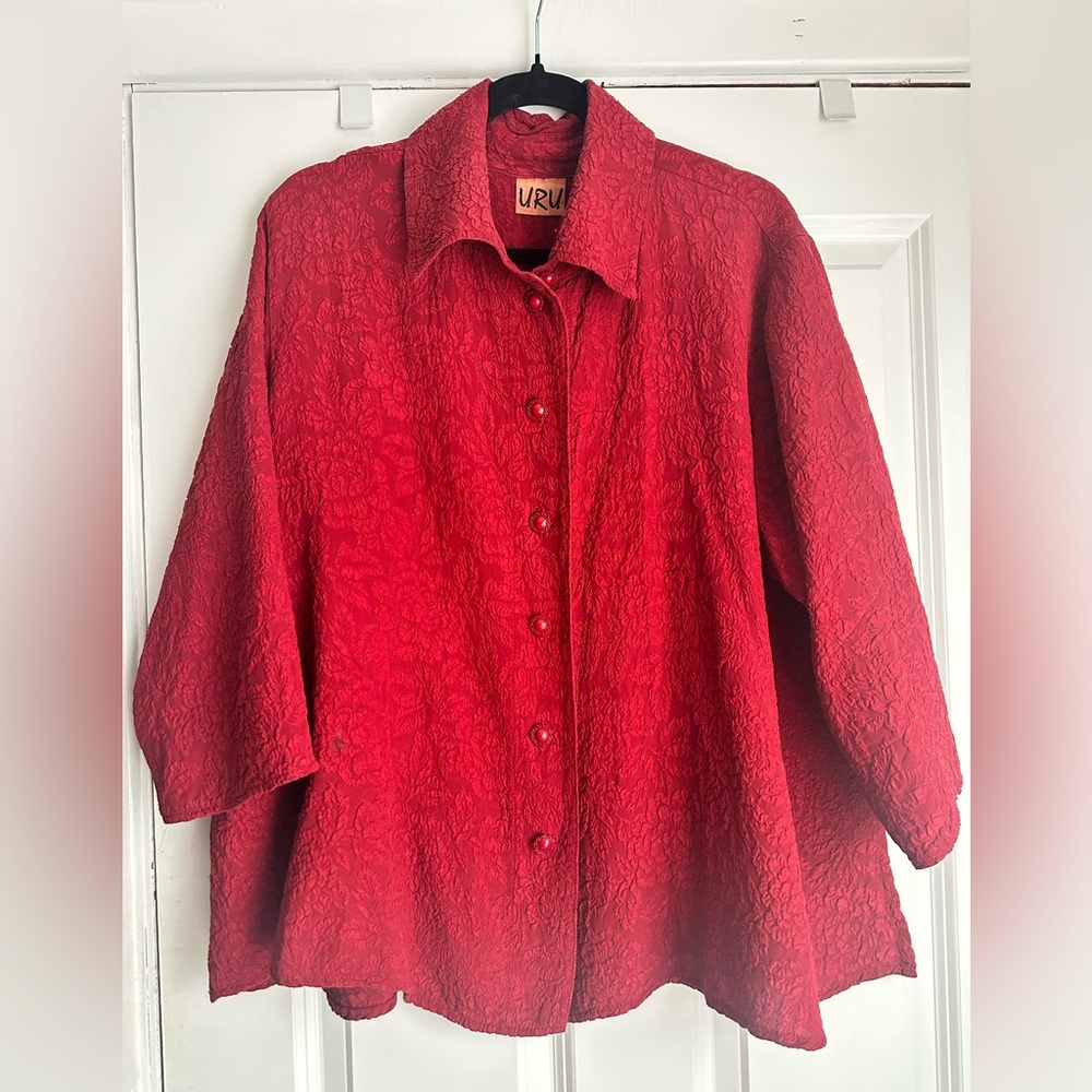 URU Women’s Red 100%Silk 3/4 Sleeve Textured Tunic Button Down Blouse Sz M/L